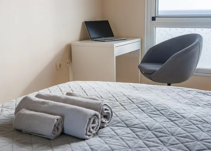 Sunny Ocean View - Pool, Fibre Net Apartman *