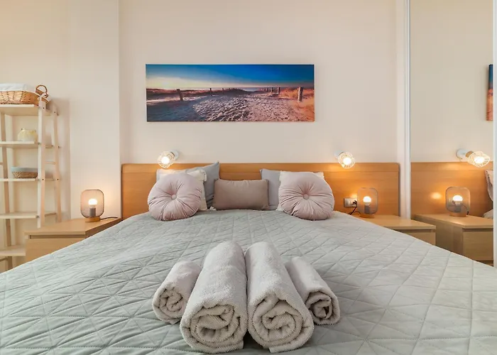 Sunny Ocean View - Pool, Fibre Net Apartman *